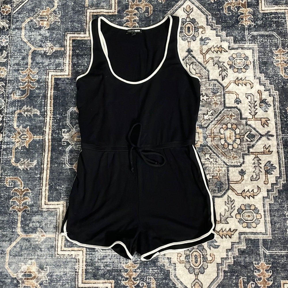 Fashion nova romper